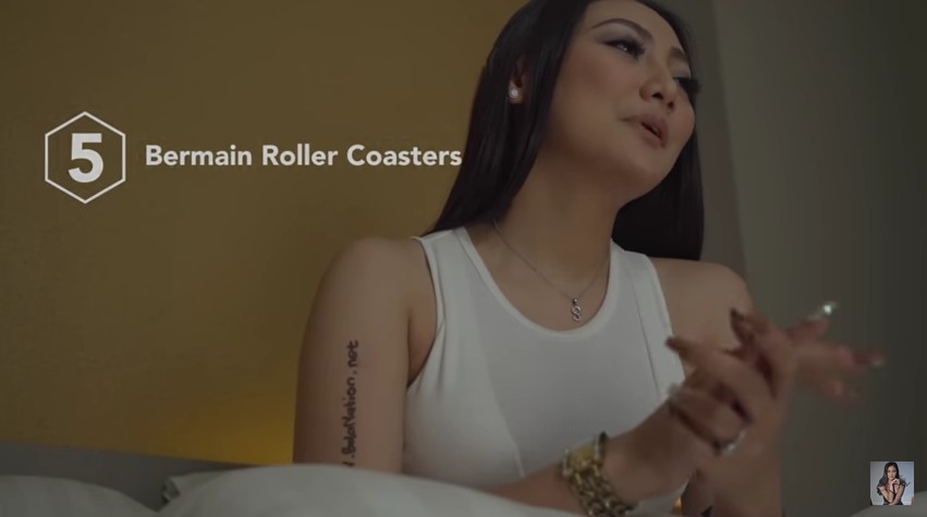 Bermain Roller Coasters Bikin Wanita Horny